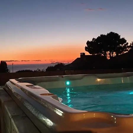 Les D'agosta Konukevi 3*